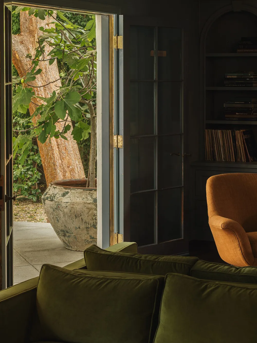 Intimité douce et belles peintures murales : maison à Los Angeles - Gallery image 7