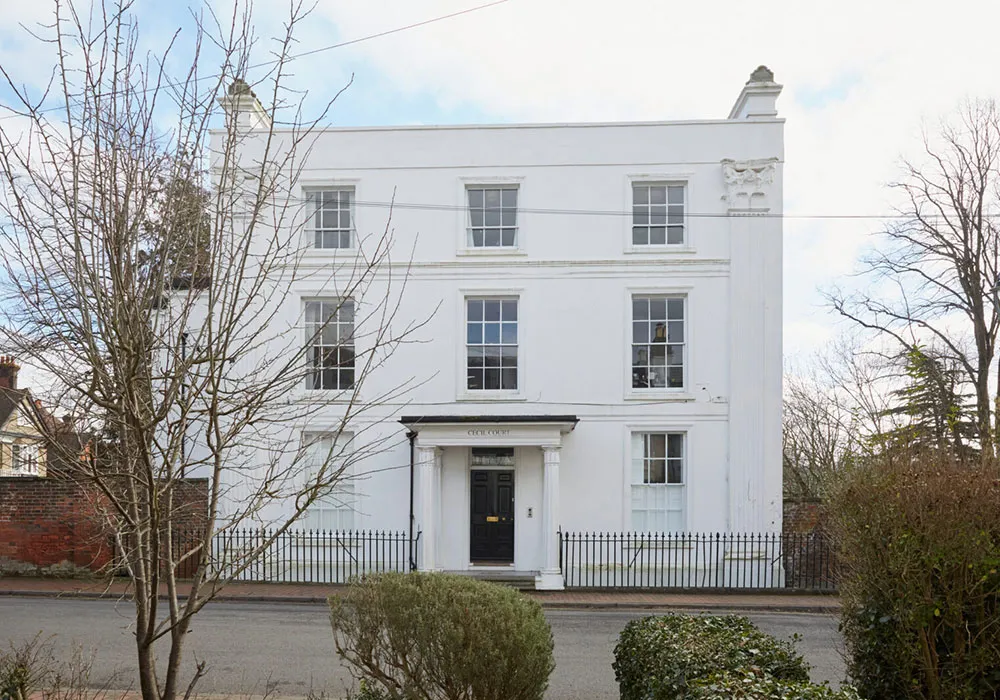 Великолепна класична вілла зі світлими інтер'єрами в Англії - Gallery image 2