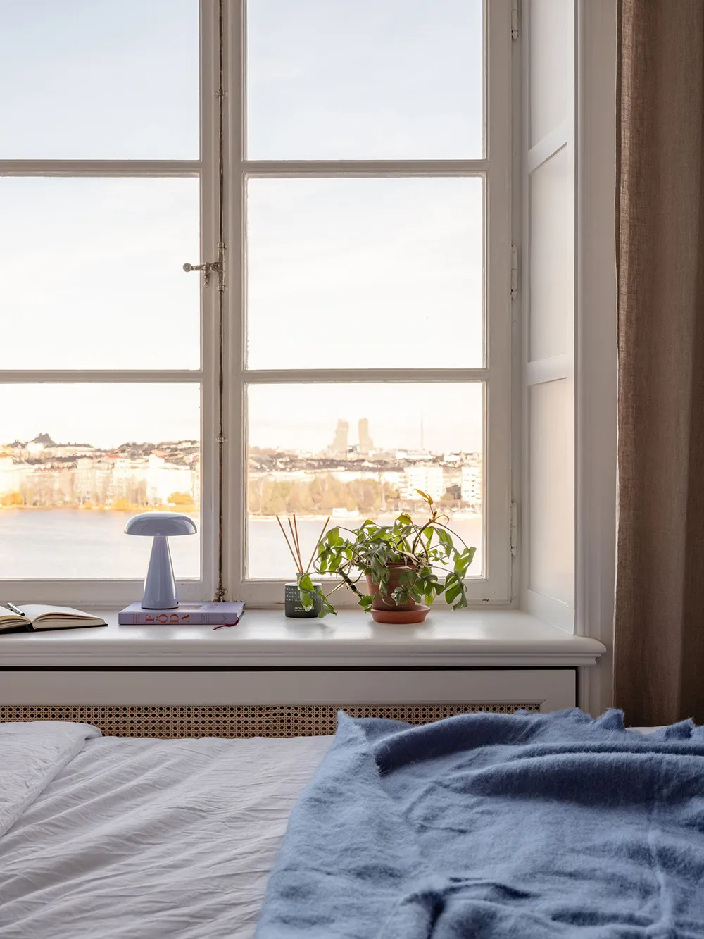 Спальня за стеклом и виды на залив: небольшая квартира в Стокгольме (36 кв. м) - Gallery image 18