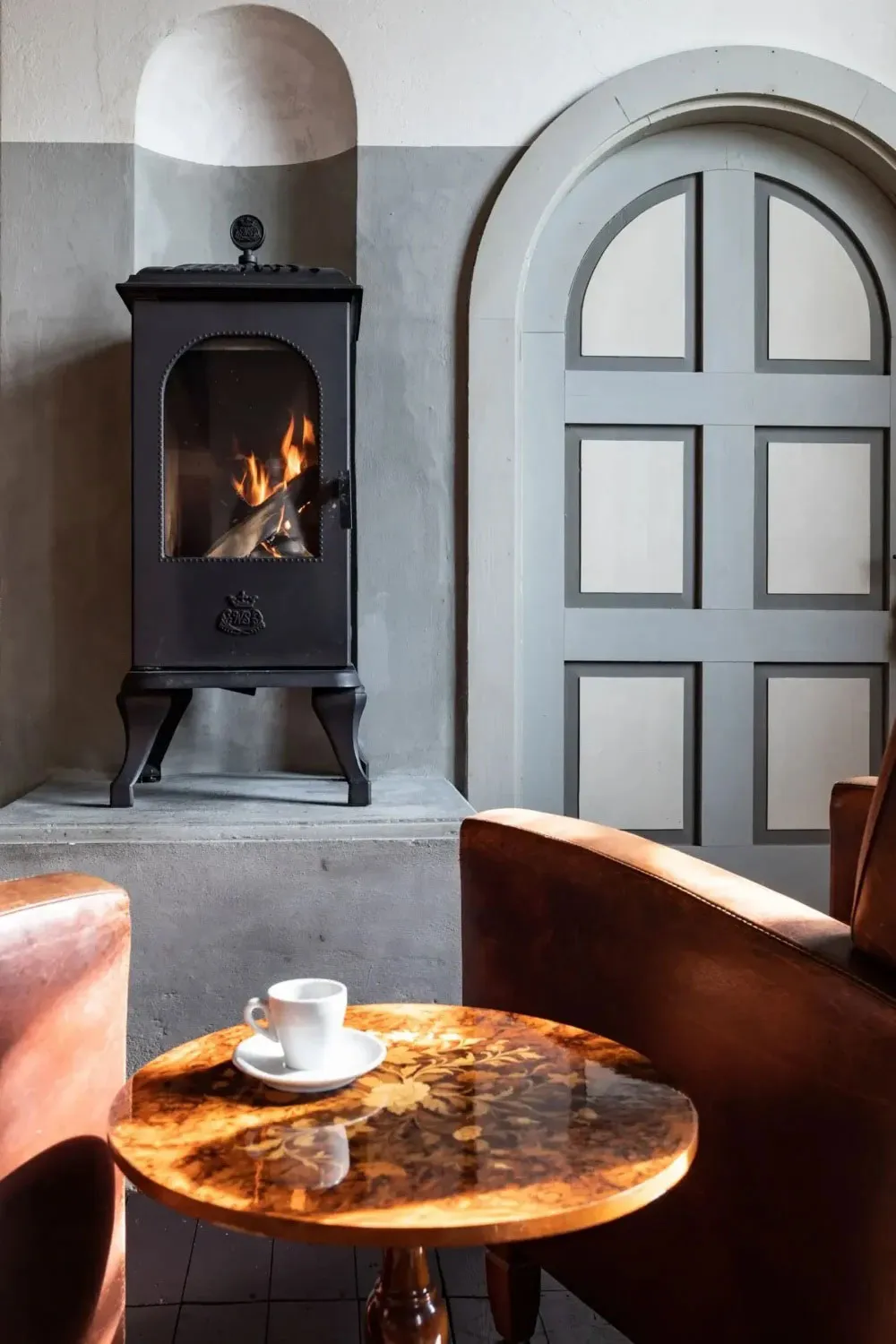 Mittelalterliche Gewölbe und offener Raum: Einzigartiges Haus in einer ehemaligen Kirche in Schweden - Gallery image 9