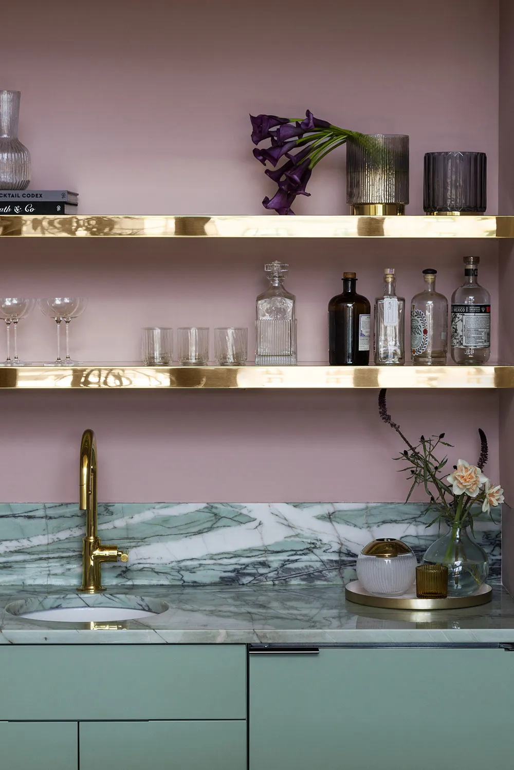 Peaceful but Stylish Modern Interior of a Townhouse in Brooklyn - Gallery image 11