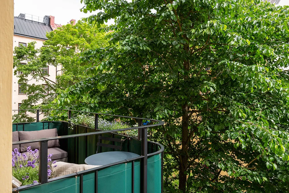 Jasny biały wnętrze w starym budynku centrum Stockholm (88 m²) - 16