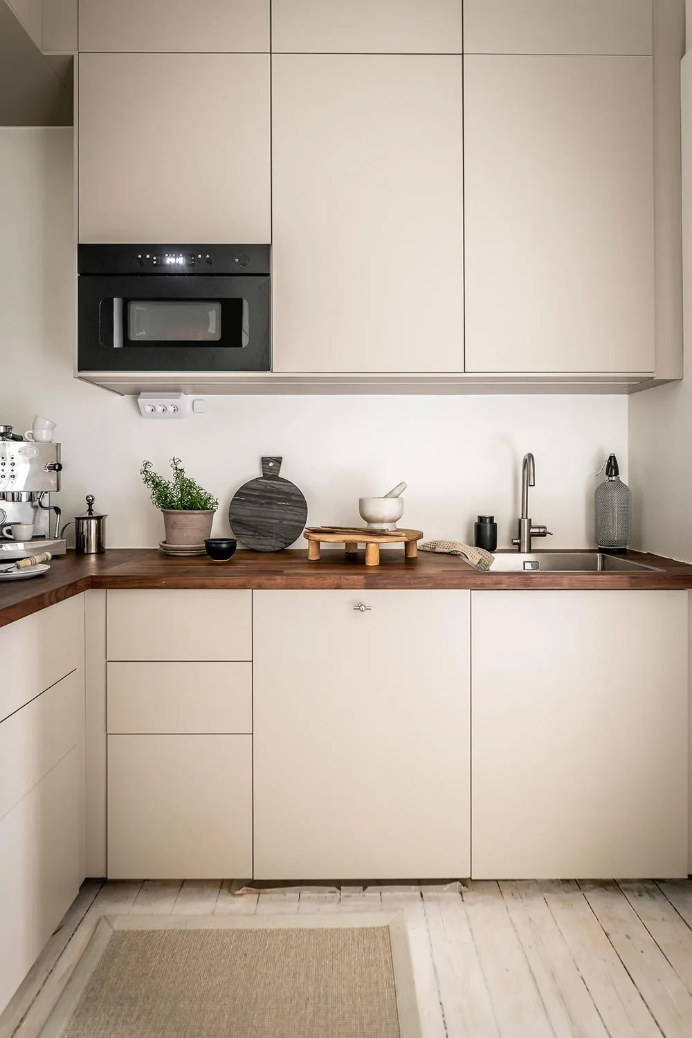 एक स्कैंडिनेवियाई अपार्टमेंट के हरे रंग के इनटीरियर (74 वर्ग मीटर) - Gallery image 24