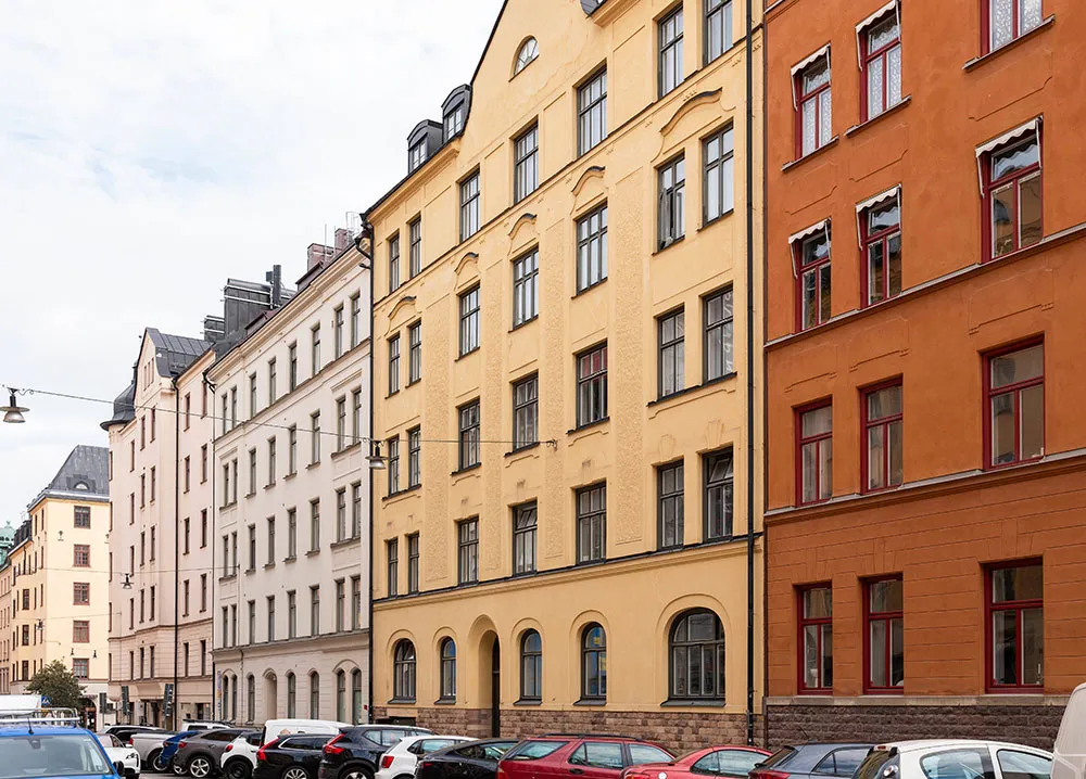 Jasny biały wnętrze w starym budynku centrum Stockholm (88 m²) - 20