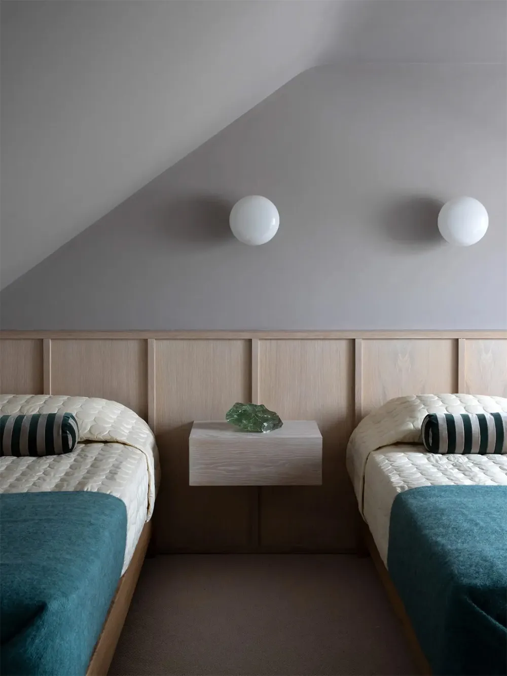 Красивая гамма в дизайне коттеджа посреди суровой природы Ирландии - Gallery image 21