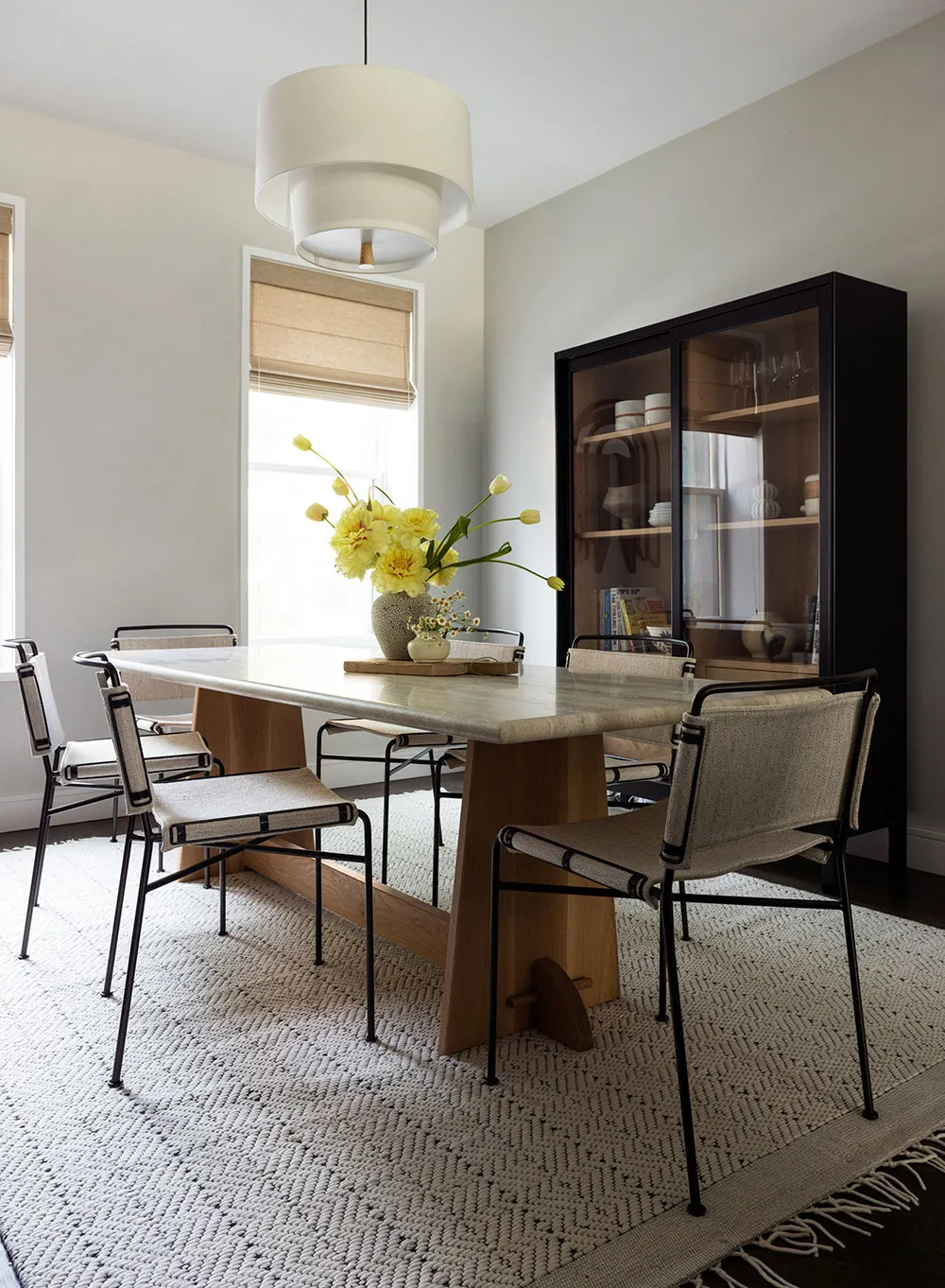 Peaceful but Stylish Modern Interior of a Townhouse in Brooklyn - Gallery image 9