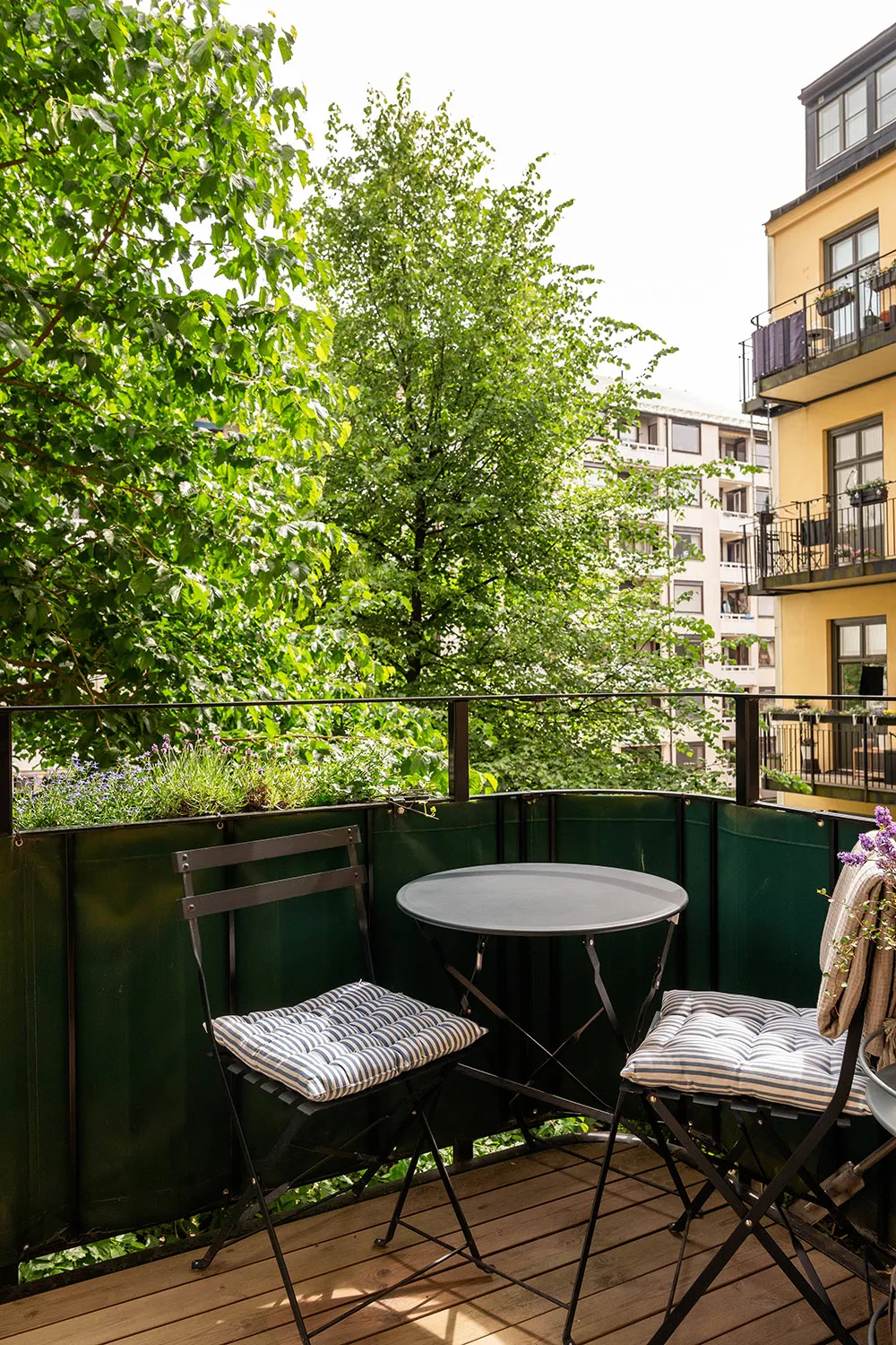 Jasny biały wnętrze w starym budynku centrum Stockholm (88 m²) - 12