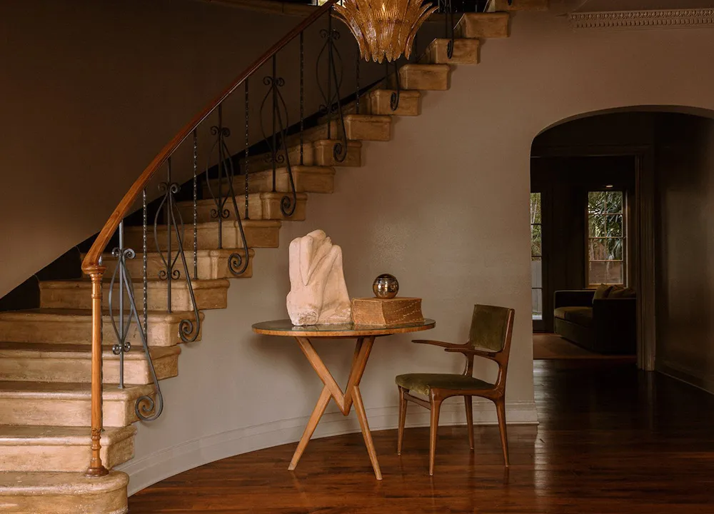 Intimité douce et belles peintures murales : maison à Los Angeles - Gallery image 10