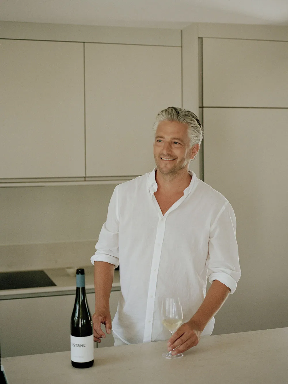 Воздушний мінімалізм у дизайні старої кам'яної вілли в Данії - Gallery image 9