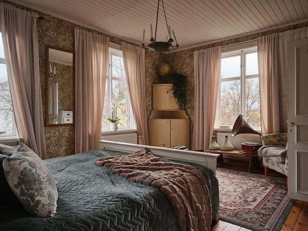 Ungewöhnliche alte Villa mit Türmen in Schweden - Gallery image 8