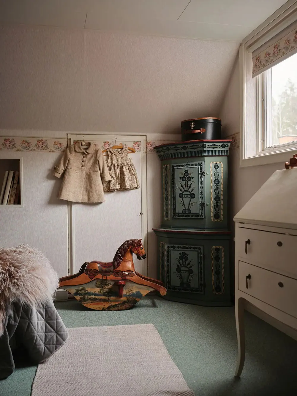 Ungewöhnliche alte Villa mit Türmen in Schweden - Gallery image 9