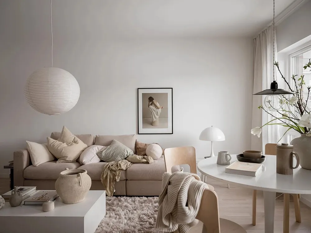 Decoración beige suave en un apartamento escandinavo pequeño (52 m²) - Gallery image 3