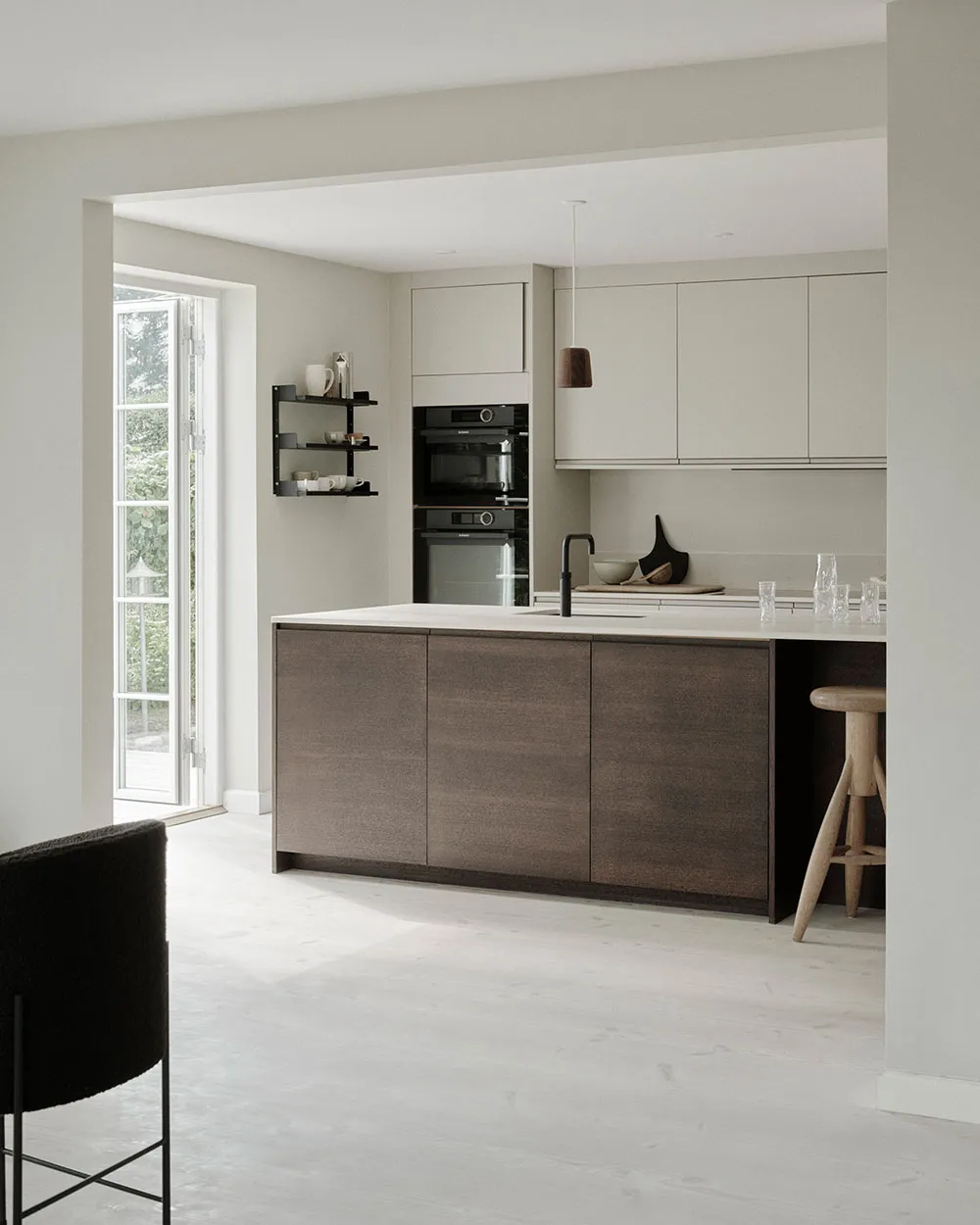 Воздушний мінімалізм у дизайні старої кам'яної вілли в Данії - Gallery image 6