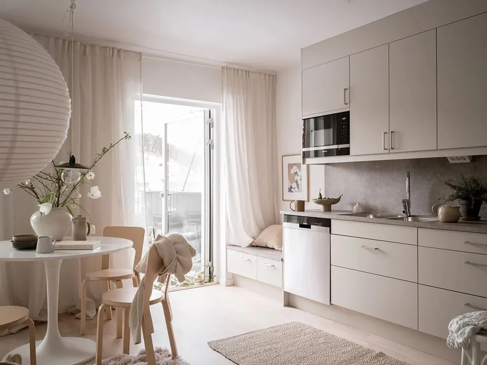 Decoración beige suave en un apartamento escandinavo pequeño (52 m²) - Gallery image 6