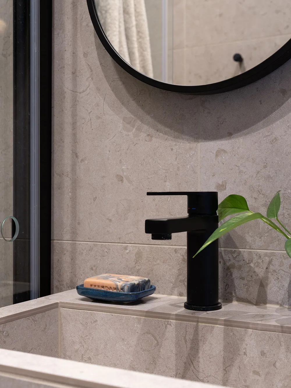 Спальня за стеклом и виды на залив: небольшая квартира в Стокгольме (36 кв. м) - Gallery image 21