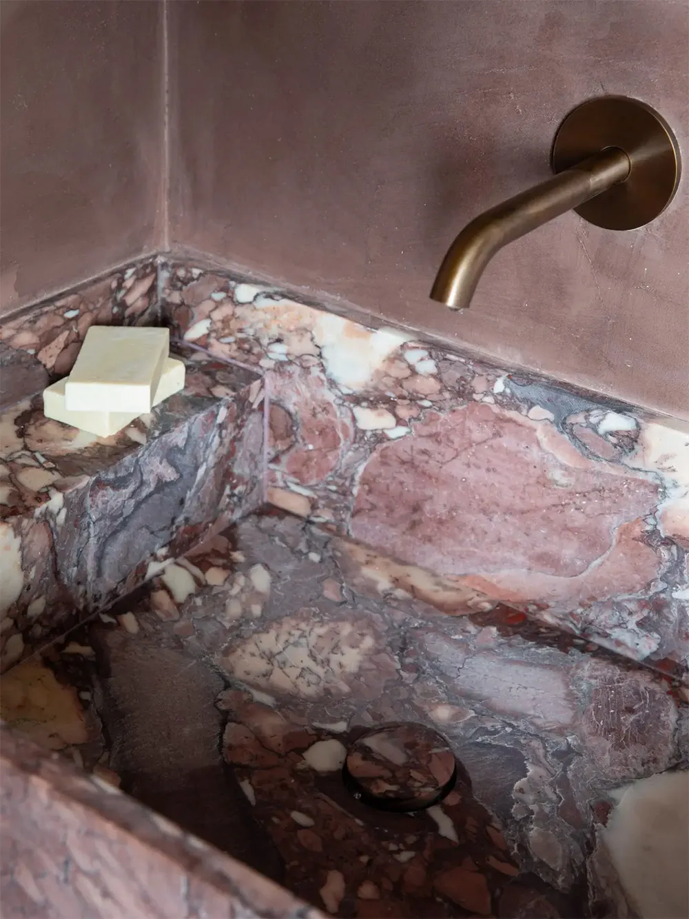 Красивая гамма в дизайне коттеджа посреди суровой природы Ирландии - Gallery image 18