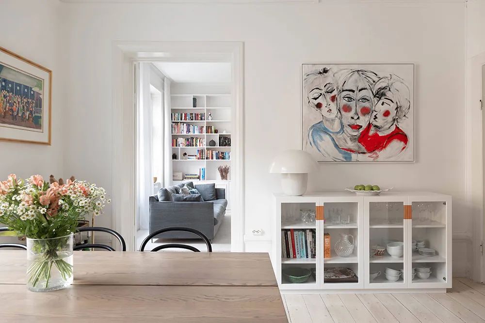 Jasny biały wnętrze w starym budynku centrum Stockholm (88 m²) - 8