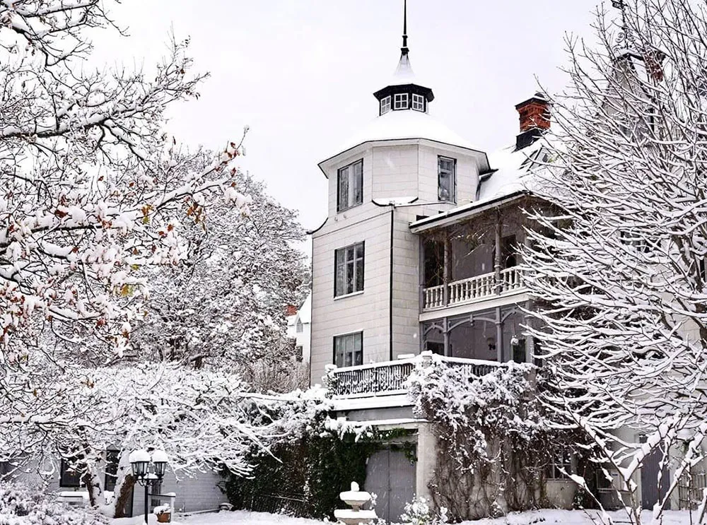 Ungewöhnliche alte Villa mit Türmen in Schweden - Gallery image 13