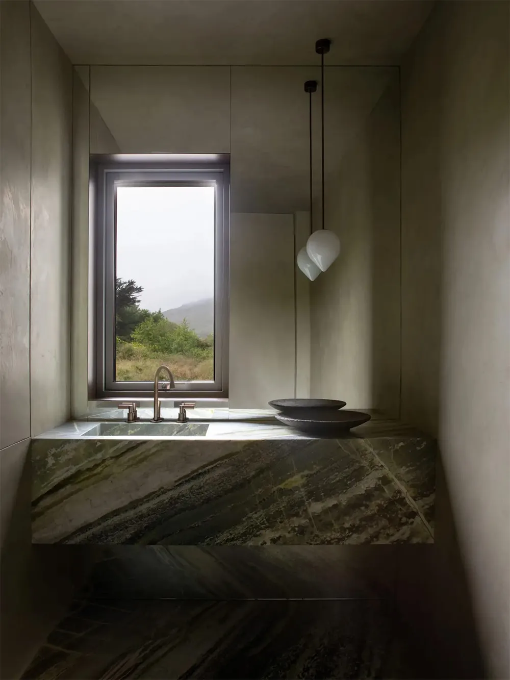 Красивая гамма в дизайне коттеджа посреди суровой природы Ирландии - Gallery image 15