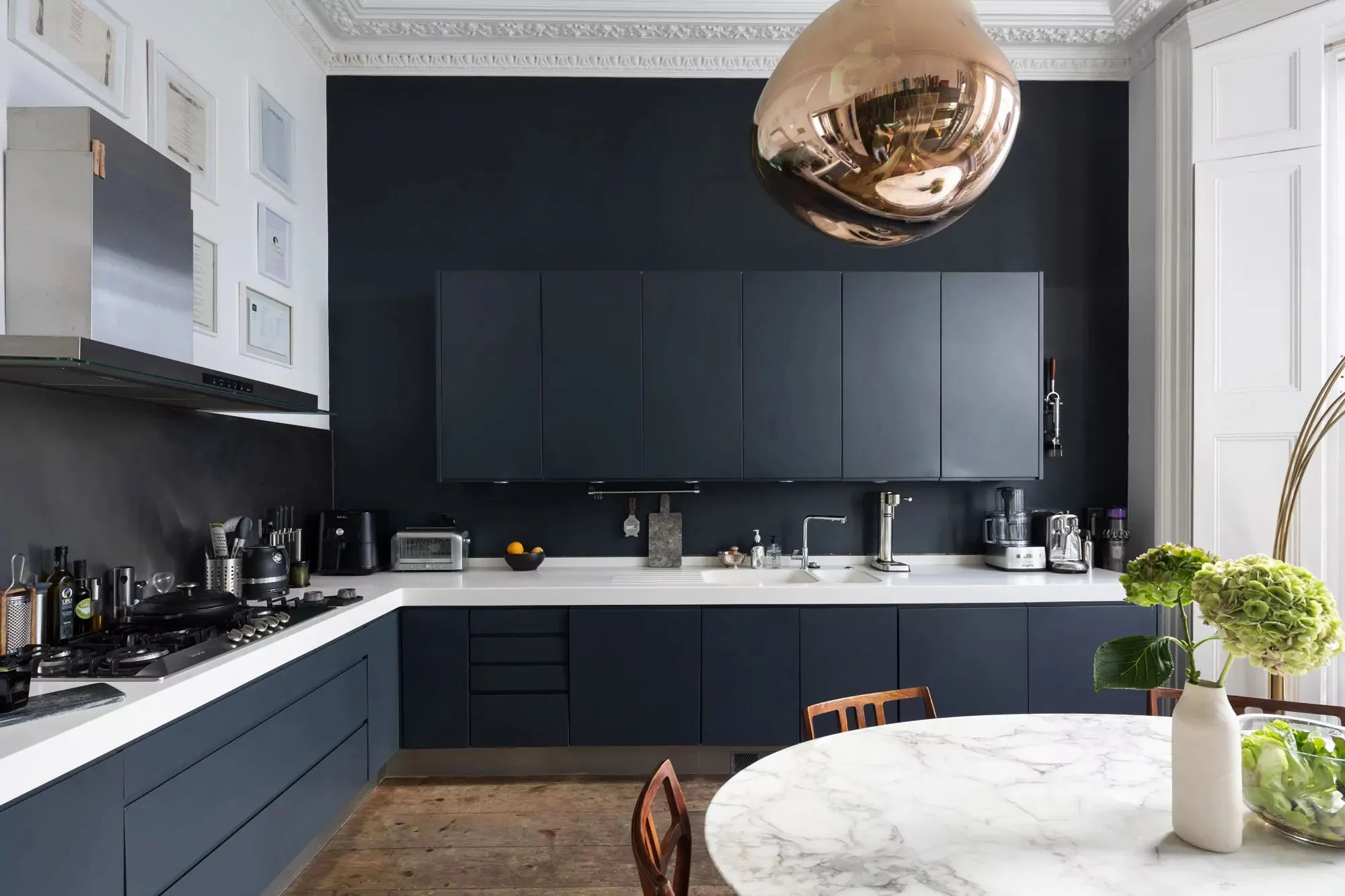 Effets de contraste et détails vintage : une belle maison à Londres - Gallery image 9