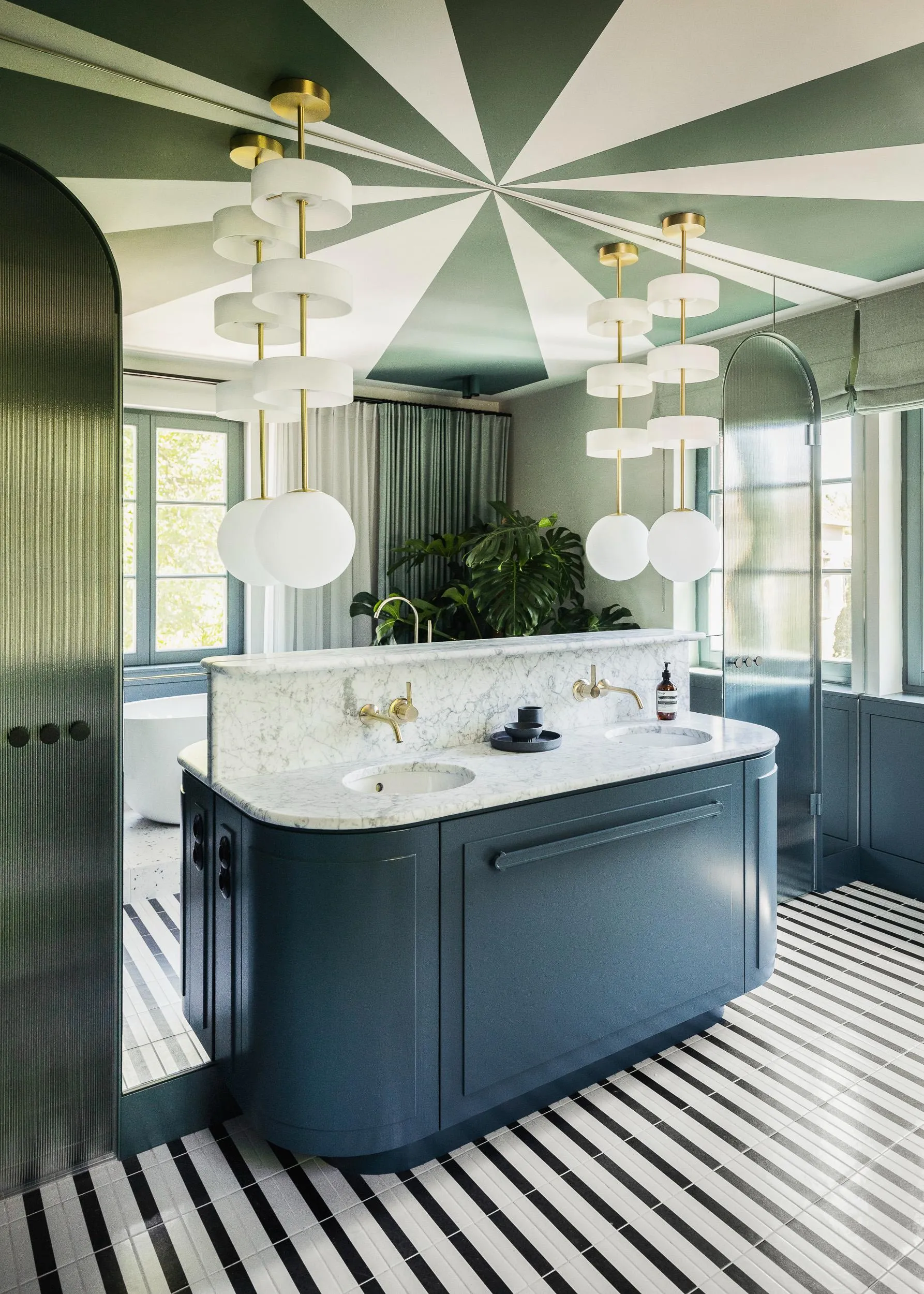 Оттенки зелёного и нотки ар-деко: вилла в тихом районе Берлина - Gallery image 13