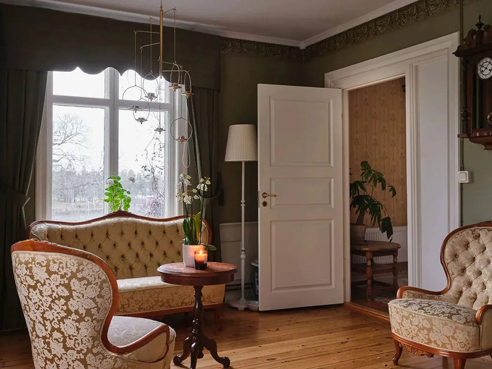 Ungewöhnliche alte Villa mit Türmen in Schweden - Gallery image 11