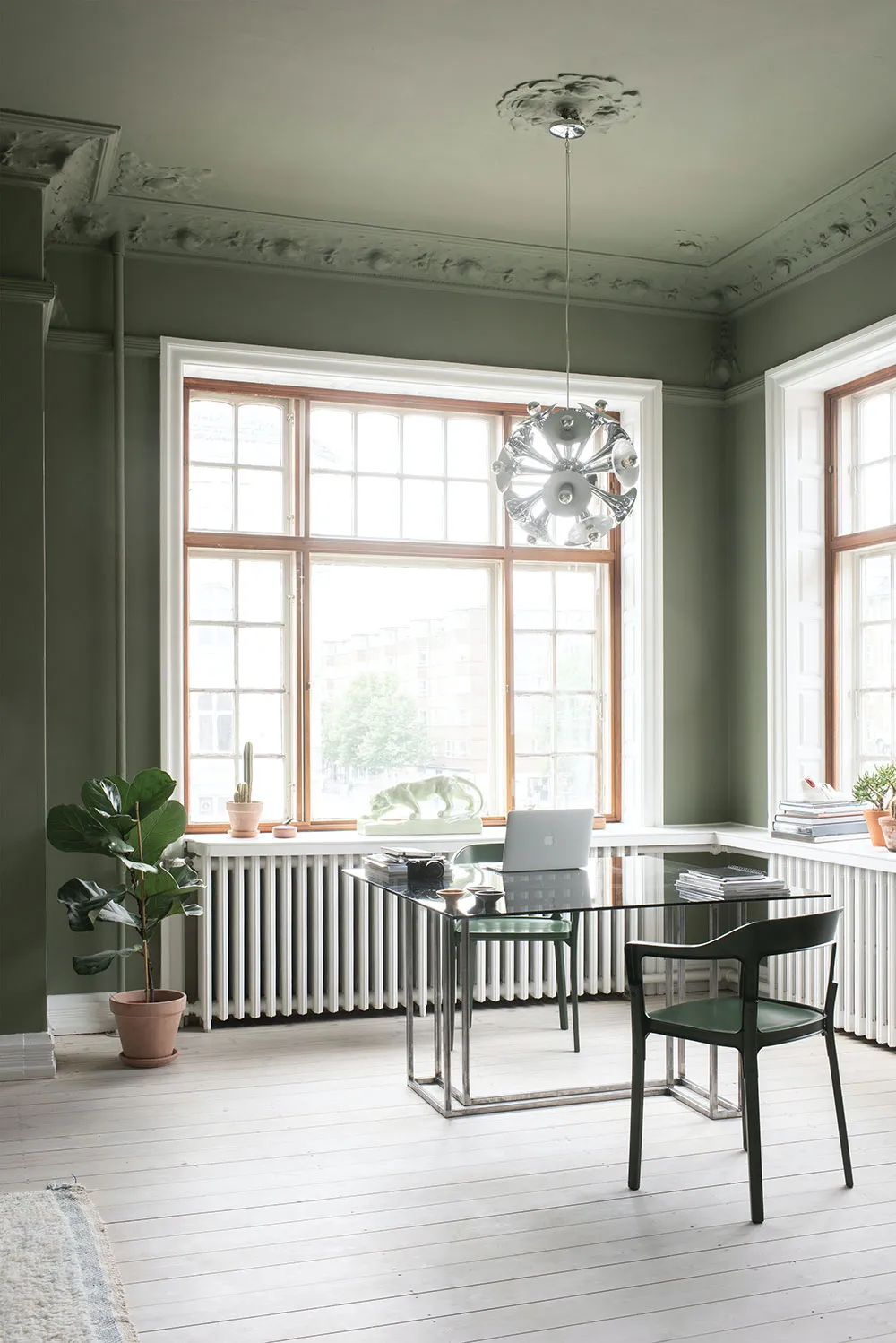 Apartamenty rodziny projektanta w Kopenhadze z nowoczesnymi zielonymi ścianami i linią - Gallery image 6