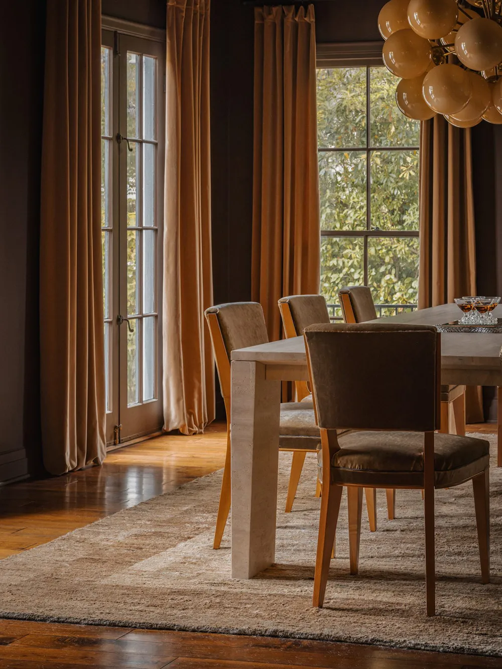 Intimité douce et belles peintures murales : maison à Los Angeles - Gallery image 4