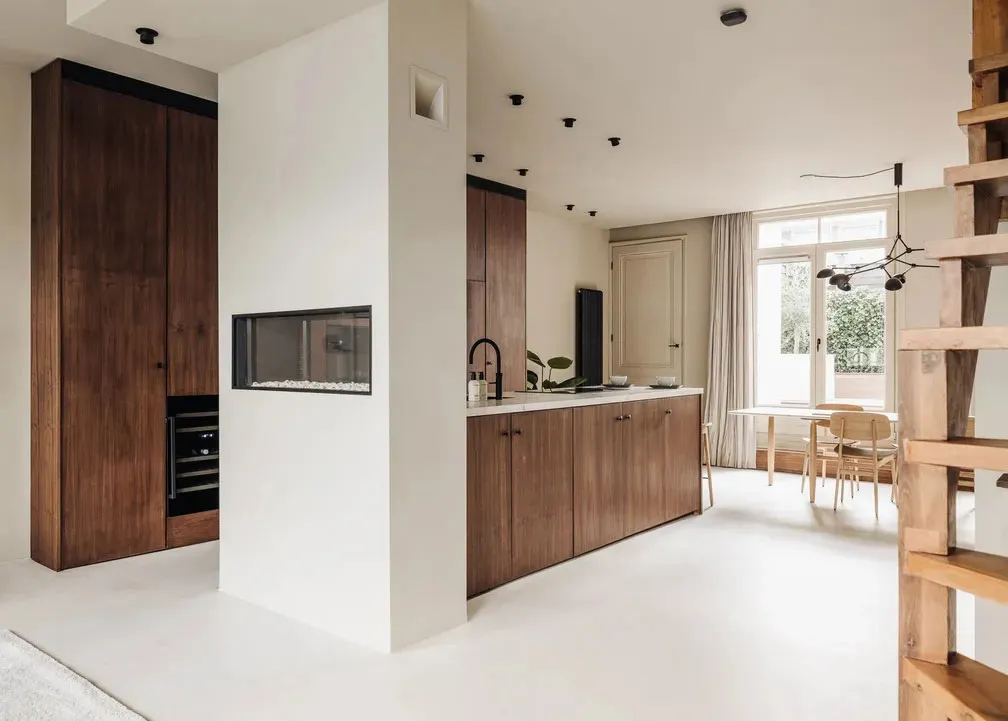 Diseño minimalista cálido en la decoración de un apartamento en una casa junto al canal en Ámsterdam - Gallery image 16