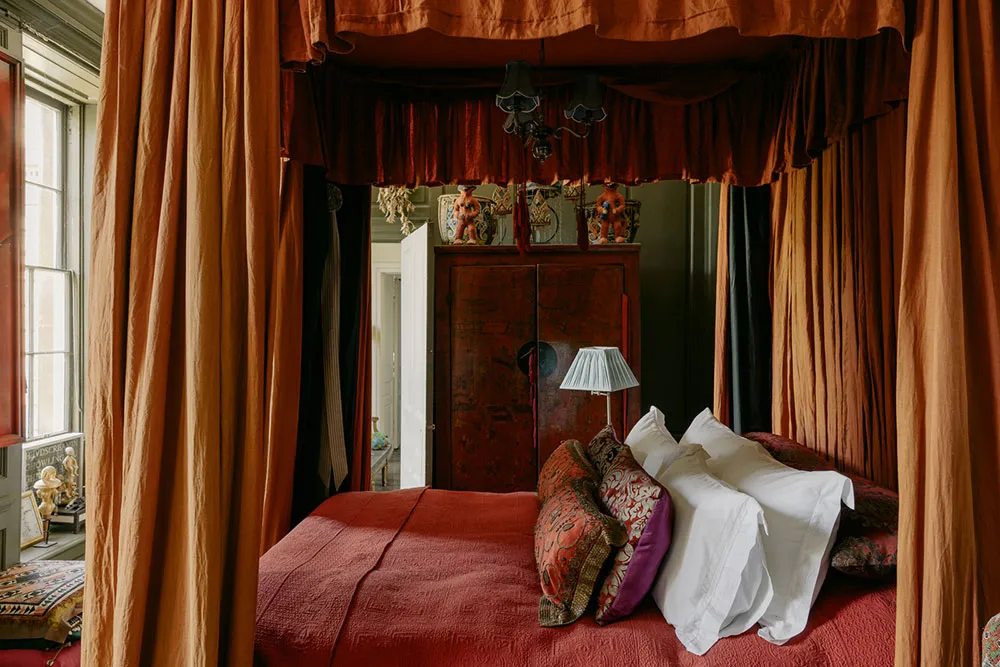 Niesamowite wnętrza starożytnego domu w stylu barok w Anglii - Gallery image 26