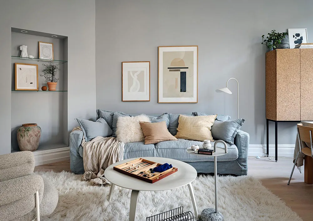 Angenehmes Zusammenspiel von kühlen und warmen Tönen in einer skandinavischen Wohnung (81 qm) - Gallery image 8