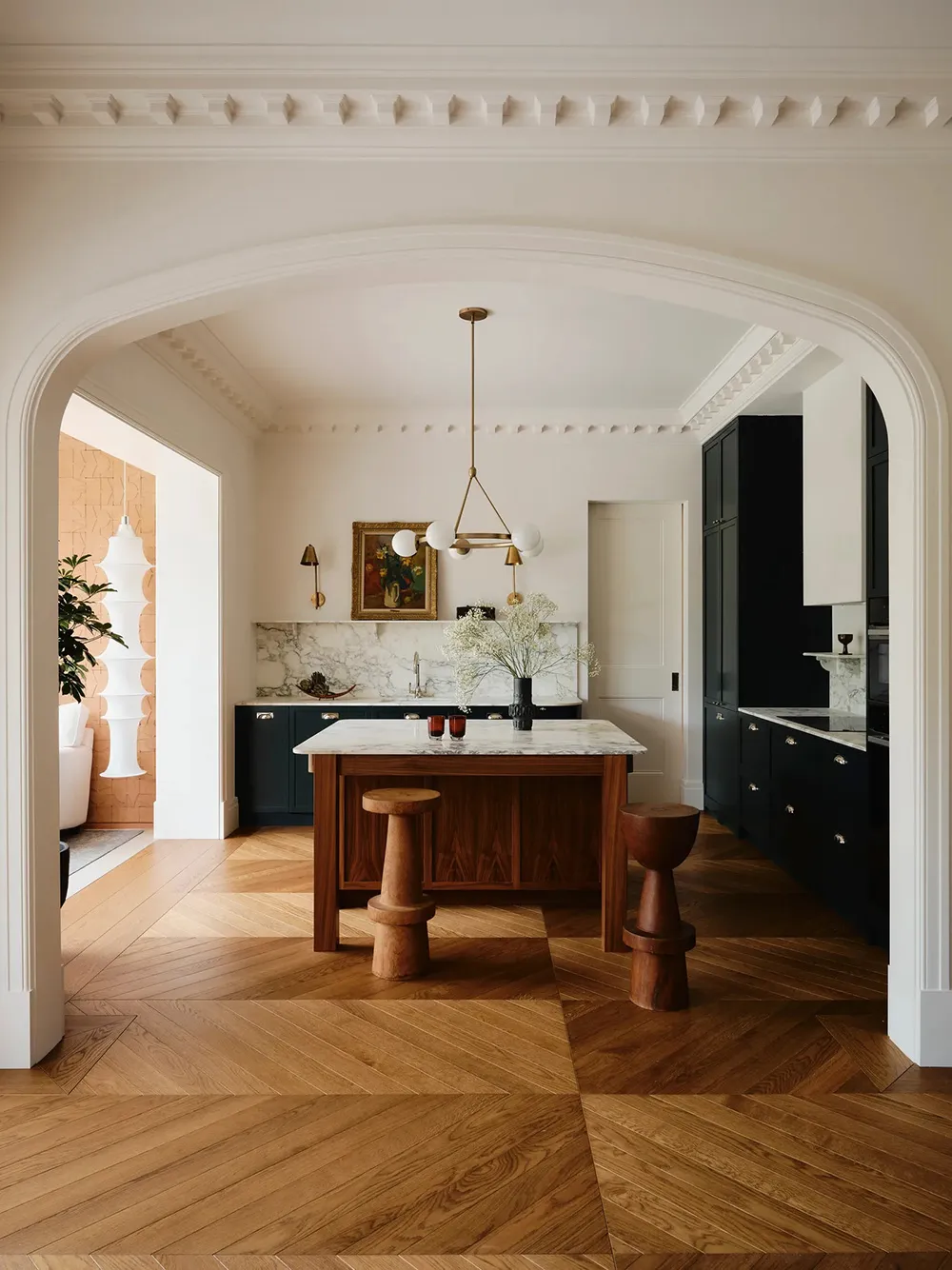 Art, Bold Accents, and English Design: A Townhouse in London - Gallery image 8