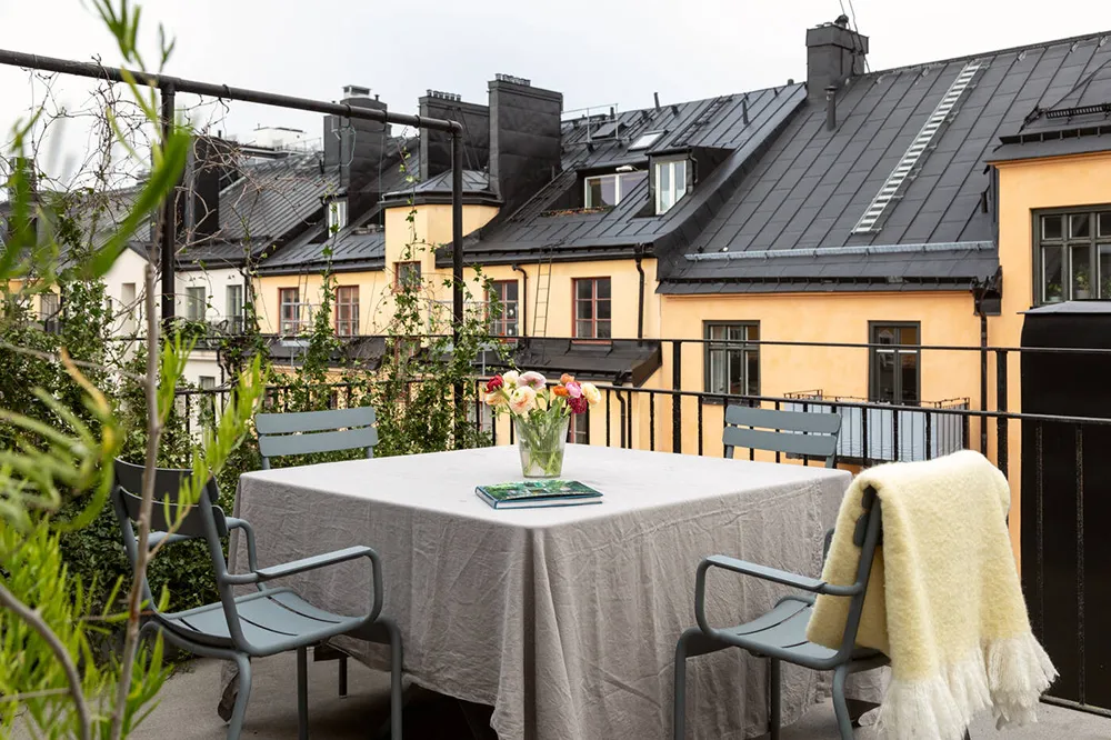 Lively Interior of a Spacious Loft with Terrace in Stockholm - Gallery image 18