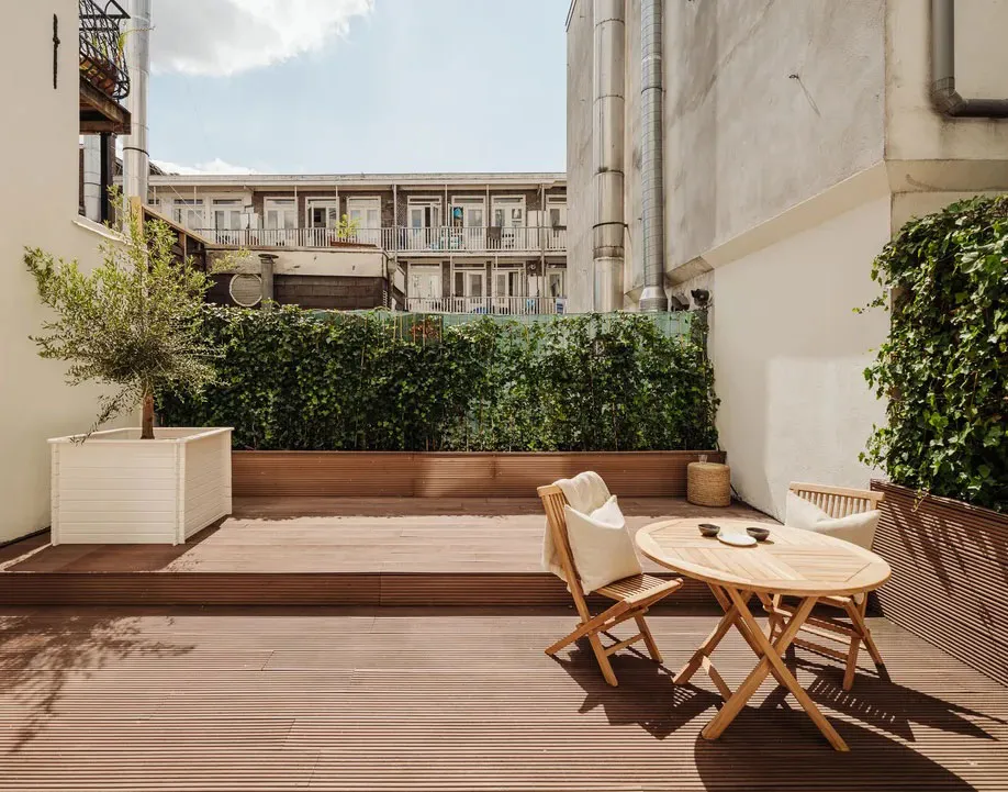 Diseño minimalista cálido en la decoración de un apartamento en una casa junto al canal en Ámsterdam - Gallery image 24