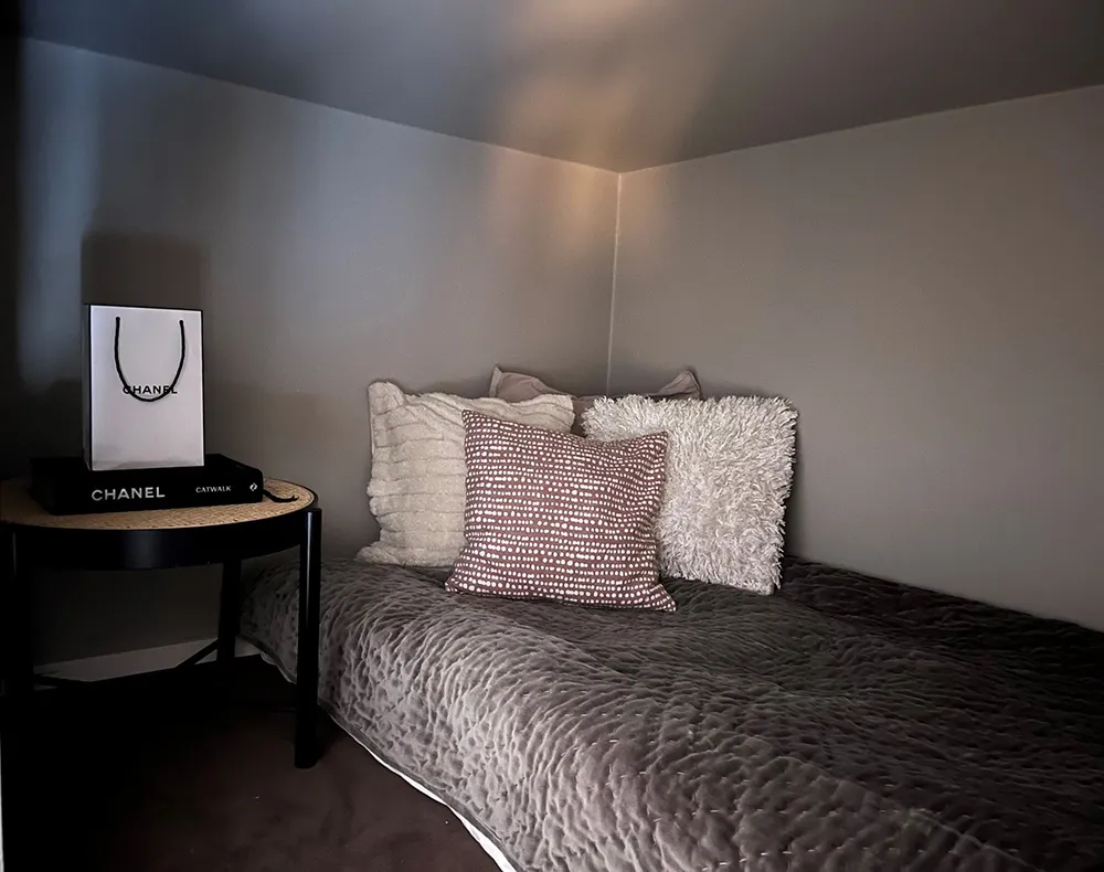 Petite appartement en tons beiges avec intérieurs élégants (33 m²) - Gallery image 15