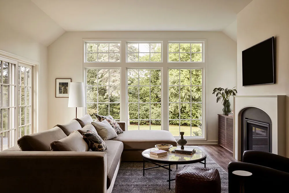 Diseño de interiores de una casa rural en Minnesota inspirada en los acogedoros pubs ingleses - Gallery image 14