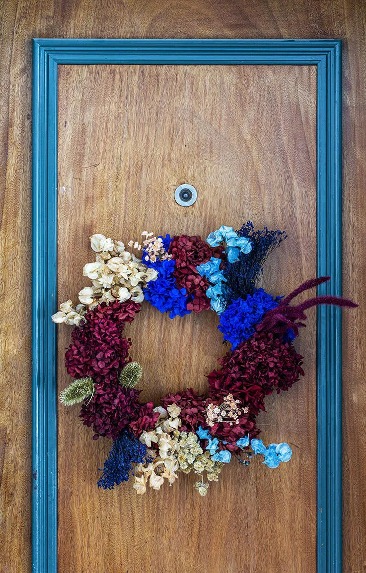 Blau mit Rot: Ungewöhnlicher Weihnachtsdekor in Dänemark - Gallery image 1