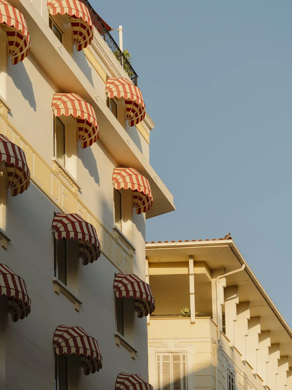 Design ludique d'un nouvel appart-hôtel à Cannes - Gallery image 1