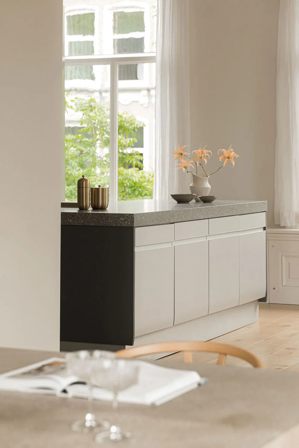 Gemütliche moderne Interior-Designs der beeindruckenden städtischen Villa in Amsterdam - Gallery image 13