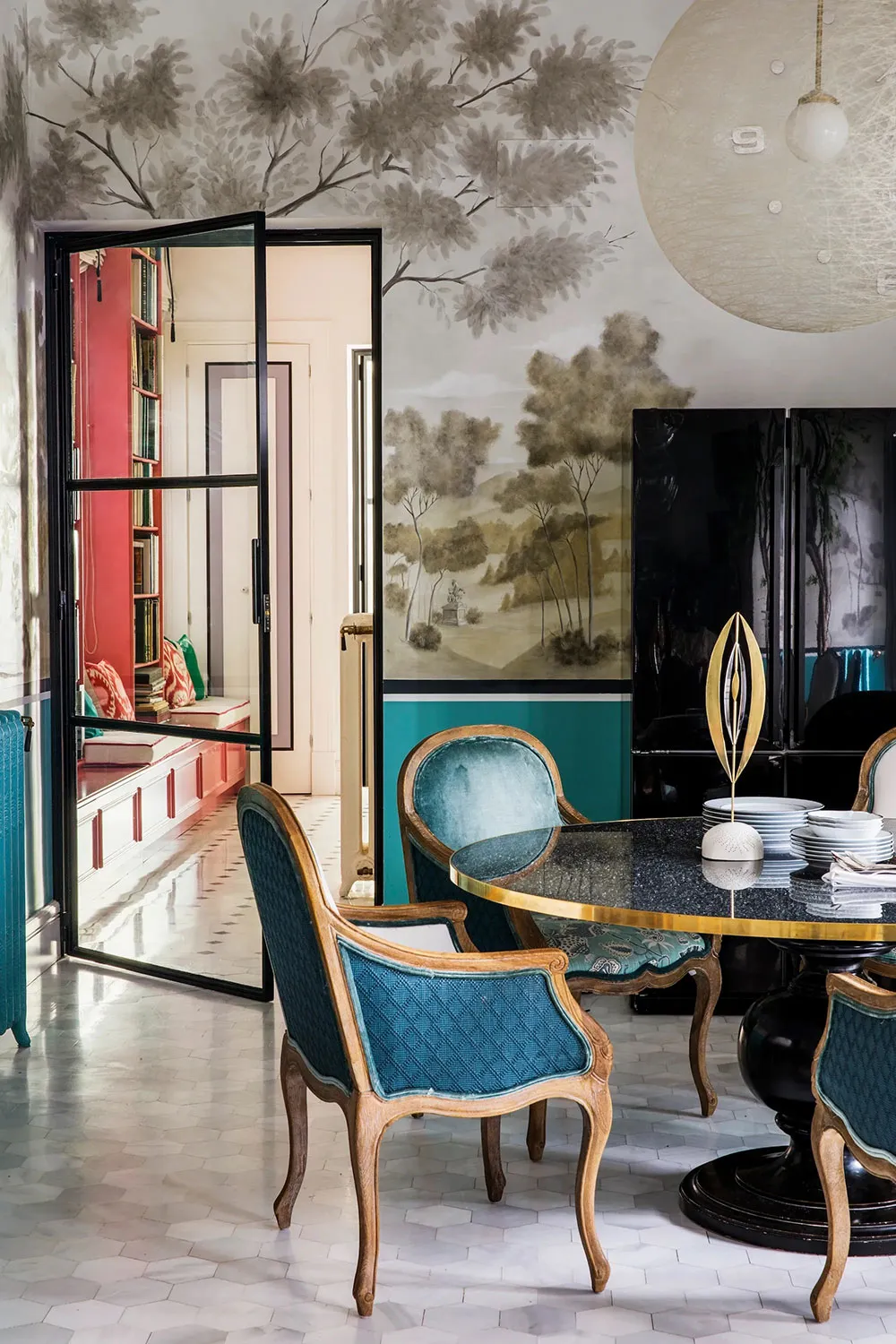 Bright Design with Abundant Eclectic Decor in Madrid - Gallery image 7