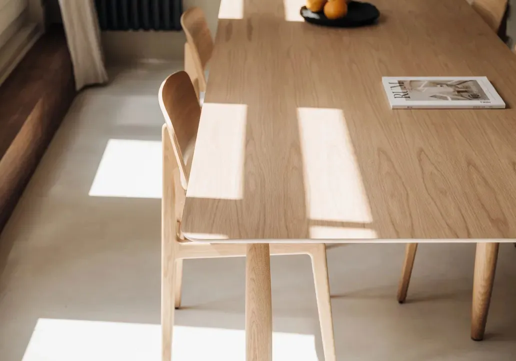 Diseño minimalista cálido en la decoración de un apartamento en una casa junto al canal en Ámsterdam - Gallery image 7