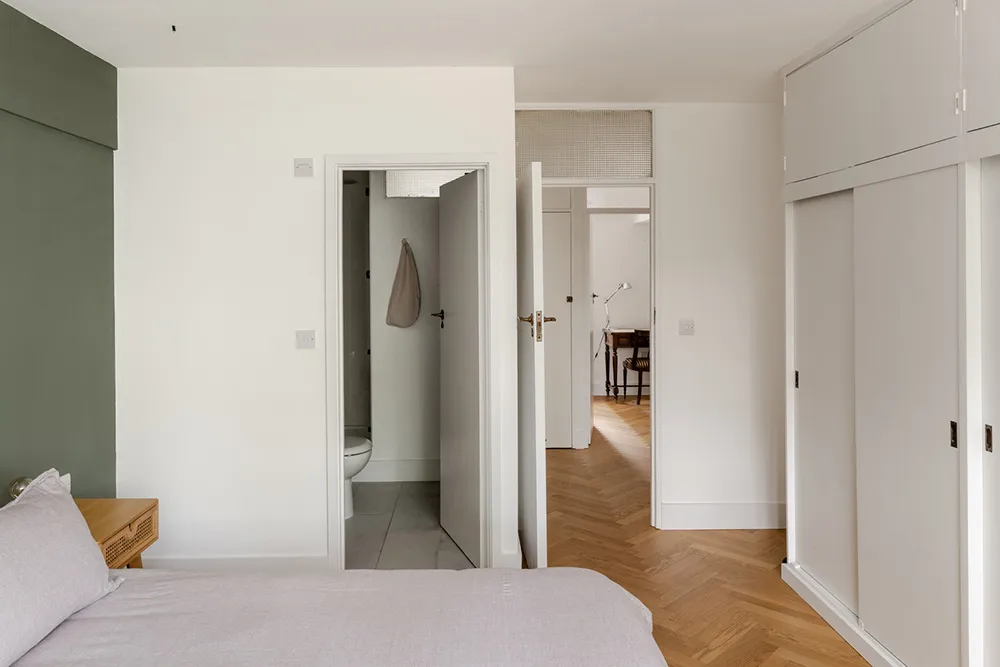 Interesting White Apartment Space in London - Gallery image 15