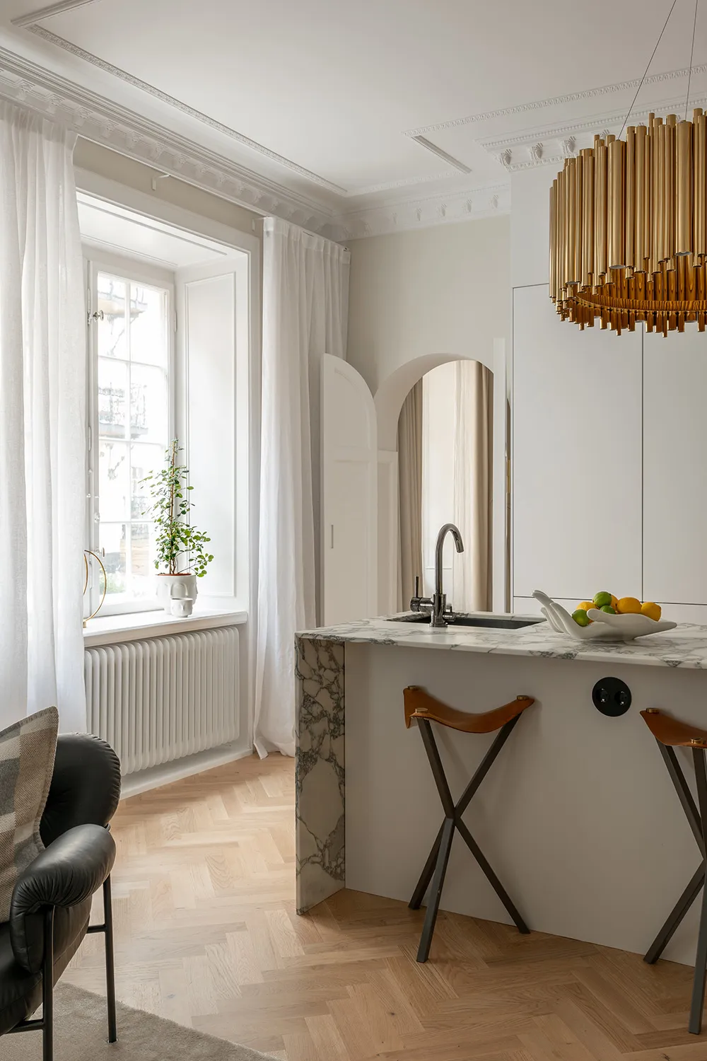 Арки и модный дизайн: элегантная квартира в Стокгольме (71 кв. м) - Gallery image 3