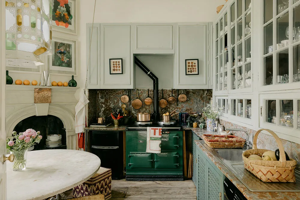 Niesamowite wnętrza starożytnego domu w stylu barok w Anglii - Gallery image 9