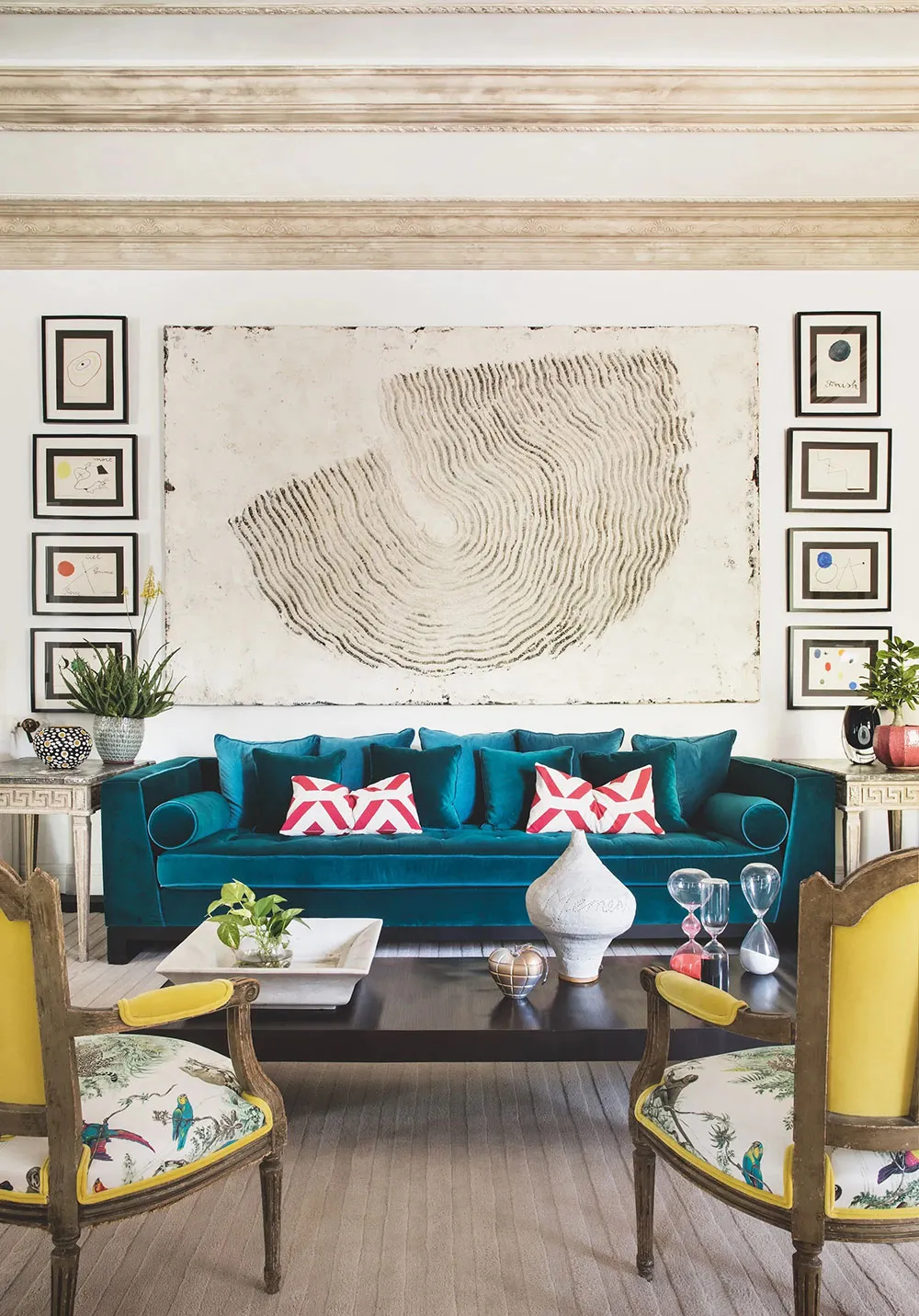 Bright Design with Abundant Eclectic Decor in Madrid - Gallery image 2