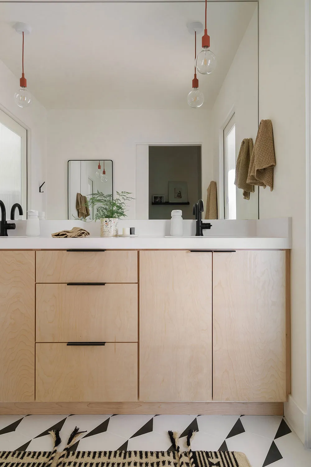 Diseño moderno cálido de una casa luminosa en San Diego - Gallery image 30