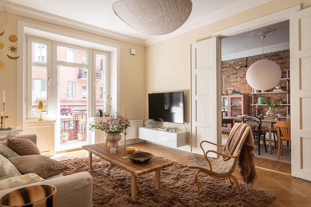 Пісочні тони, цегляна стіна та обоями: квартира в Гетеборзі (91 кв. м) - Gallery image 2