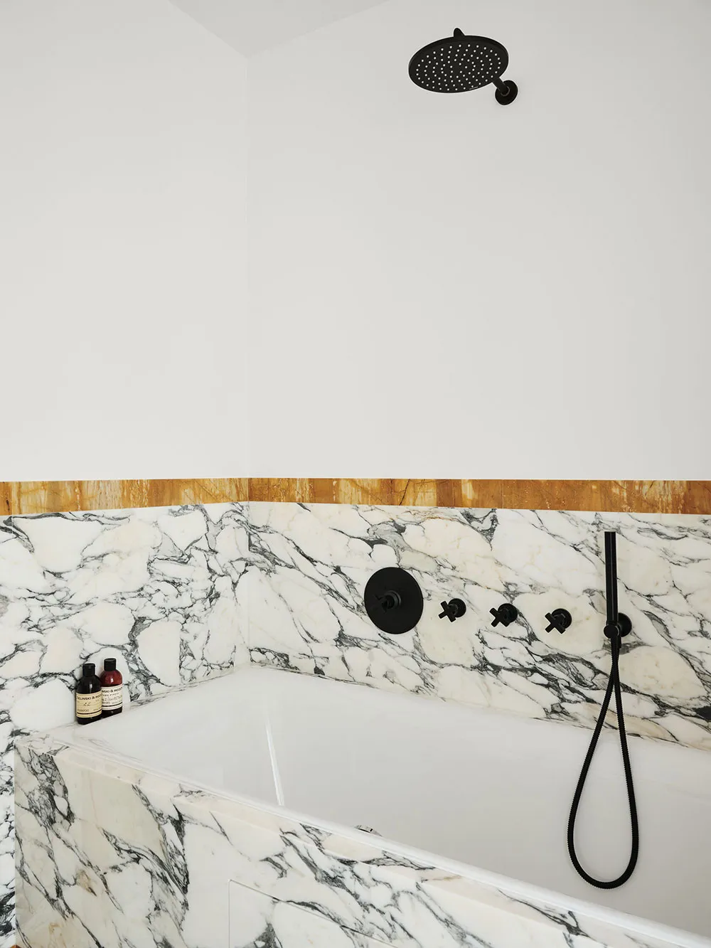 Mały, ale bardzo niezwykły apartament z widokiem na Nezu w Sankt Petersburgu (49 m²) - Gallery image 7