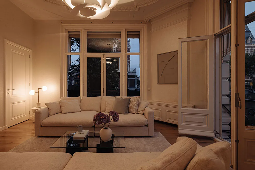 Gemütliche moderne Interior-Designs der beeindruckenden städtischen Villa in Amsterdam - Gallery image 36