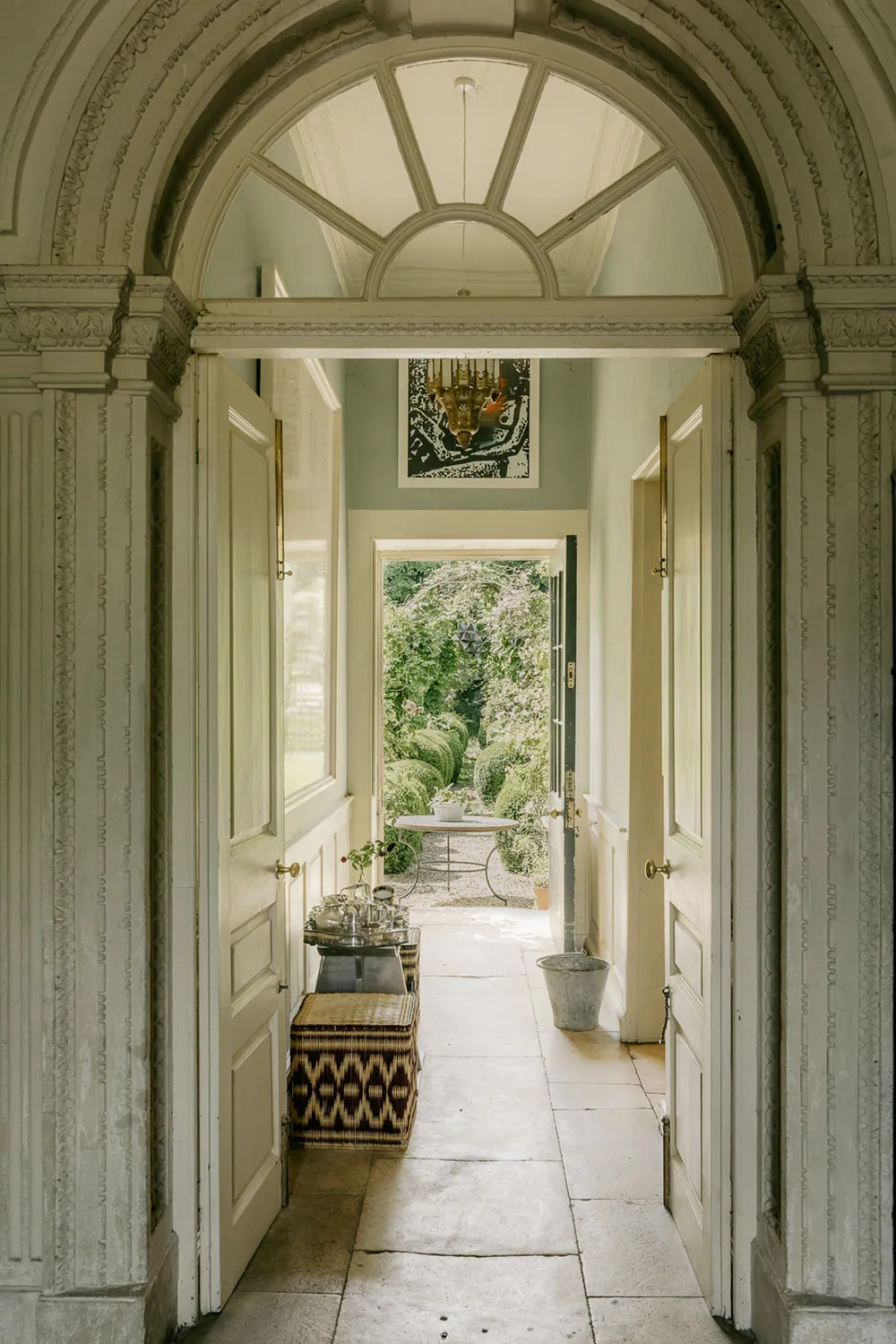 Niesamowite wnętrza starożytnego domu w stylu barok w Anglii - Gallery image 13